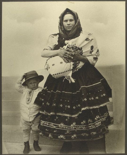 Жена и дете от Словакия.