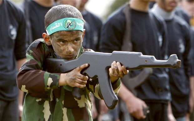 Дете войник от ХАМАС.