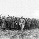 Пленените руски войници маршируват. Снимка от архива на историка Янко Гочев