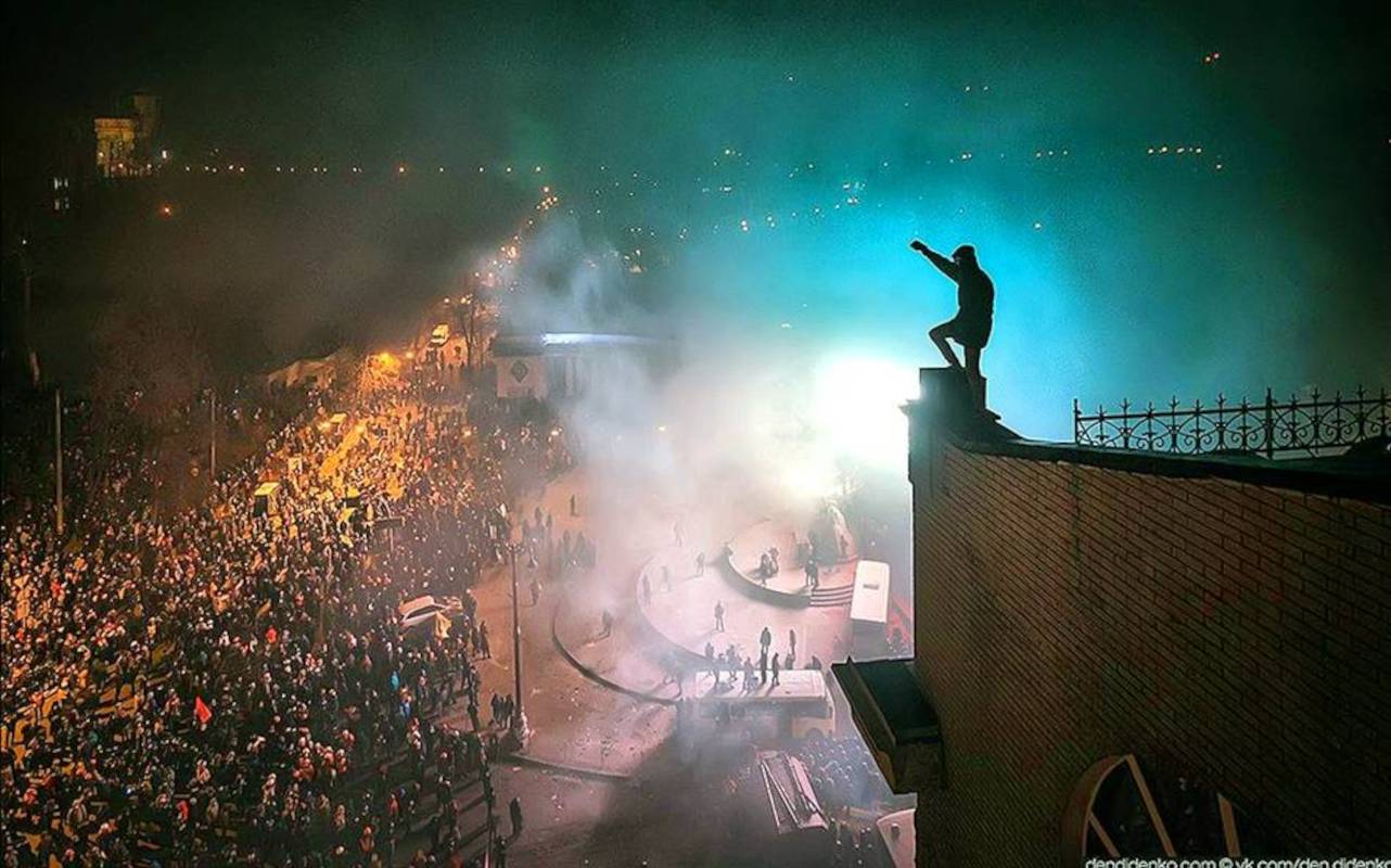 Кадър от Майдана от 20 януари 2014 г., при превземането на стадиона "Динамо" от протестиращите. Снимка dendidenko.
