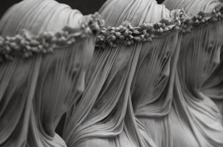 Идеята за монументалното гробище в Сталиено - Cimitero Monumentale di Staglieno - е замислена в началото на XIX в.
