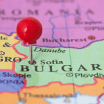 славянският език не го говорим като останалите славяни, нашият е единственият аналитичен такъв. Фолклорът ни също не е славянски, а за антропологията да не говорим. Кухнята ни също е средиземноморска.