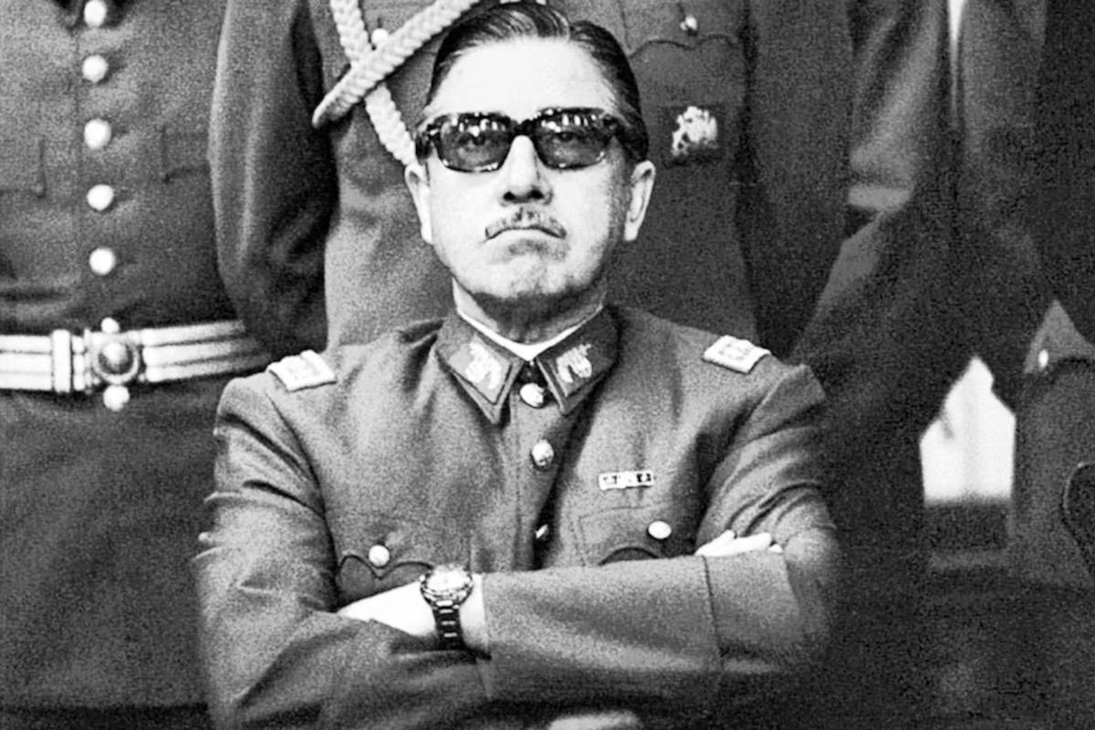 Неподражаемият личен стил на спасителя на Чили, ген. Аугусто Пиночет.