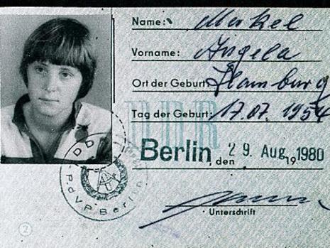 Паспортът на Ангела Меркел от Германската Демократична Република