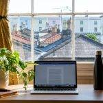 Работа от вкъщи, лаптоп, надомна работа, home office, коронавирус, България