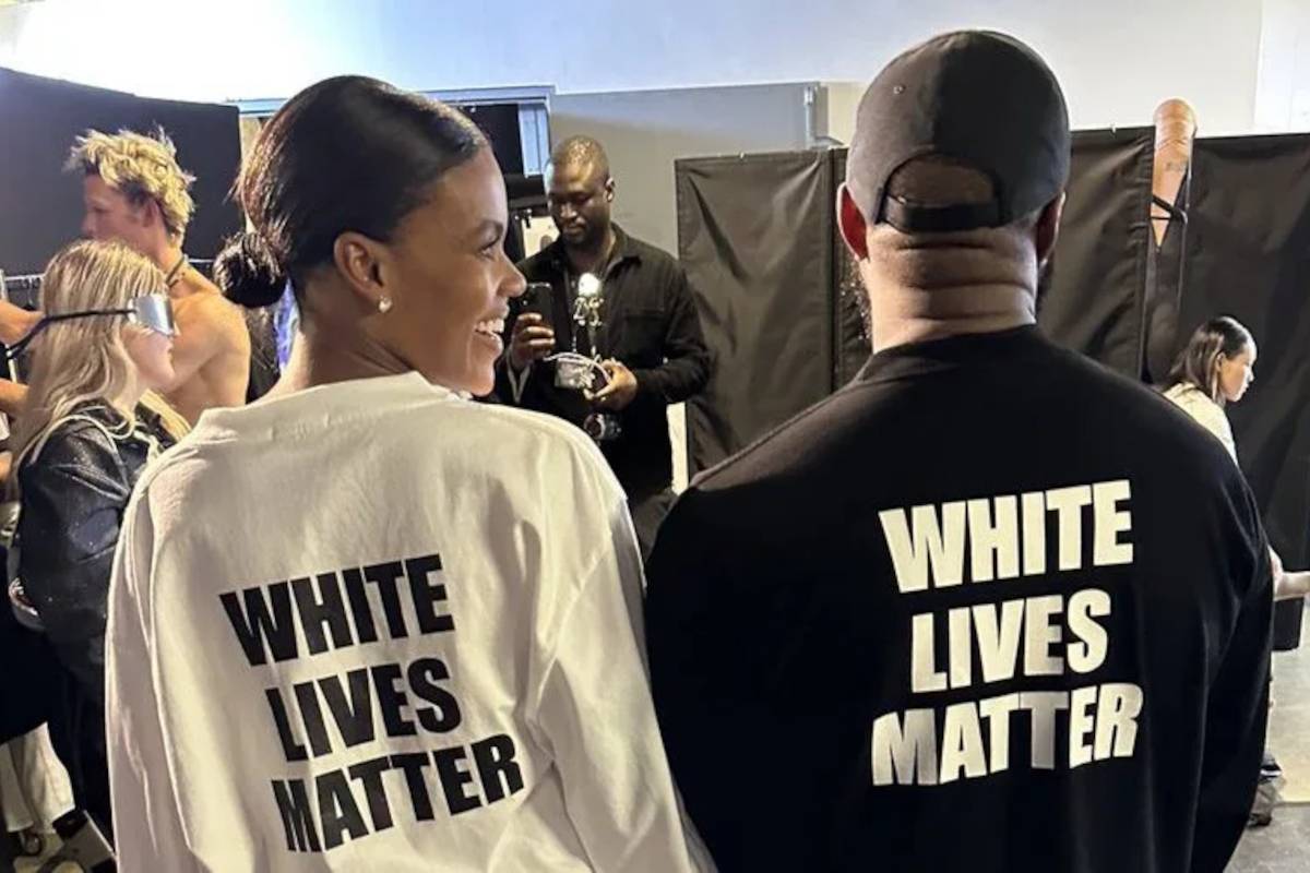 Консервативната политическа коментаторка Кандис Оуенс (вляво) и рапърът Кание Уест (вдясно) носят тениски с надпис "White Lives Matter" на модното му ревю в Париж. @RealCandaceO/Twitter