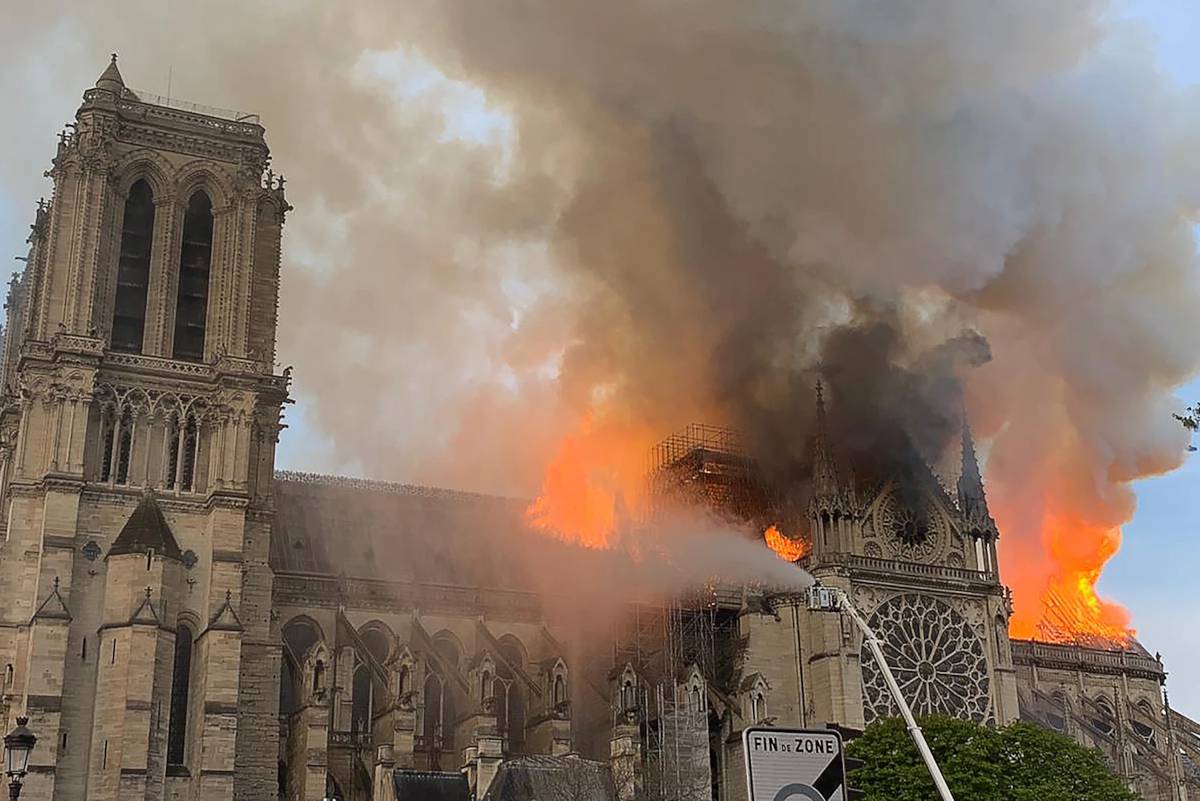 На 15 април 2019 г. пожар избухна в катедралата Нотр Дам.