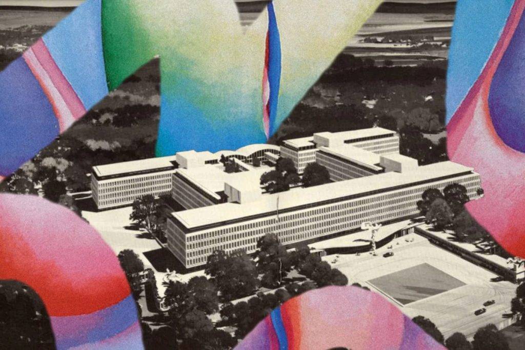 Централата на ЦРУ и около нея цветове от изкуството на Джорджия О‘Кийф.