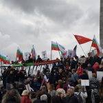 Най-големият паметник в София е този на Съветската армия - 45 метра. За сравнение, паметникът на Васил Левски е едва 13 метра висок. Тази несправедливост всяка година изкарва стотици граждани на София на различни акции като тази от 9 май. Снимка: Булфото