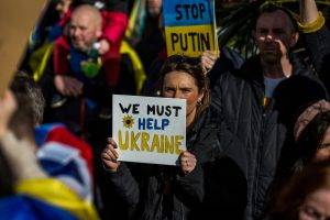 Санкциите срещу Русия не постигат целите си, защото стъпват на сбъркана икономическа логика и не помагат на Украйна или Европа. Снимка: Ian Betley, Unsplash