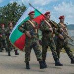 Българската армия марширува в заключителното учение с бойни стрелби в рамките на операция "Ответен удар 19" на полигона на Българската армия "Ново село" 19 юни 2019 г. Снимка: Sgt. Robert Douglas