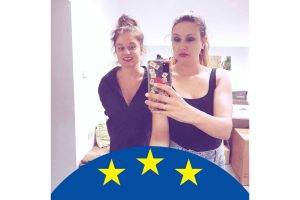 Снимката на авторките на "Вайръл стихове за секс и драма" на страницата им във Фейсбук.