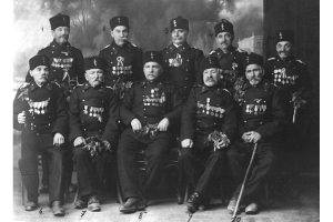 3 март - историята на националния празник и споровете около неговото значение. На снимката - български опълченци, години след боевете на връх Свети Никола.