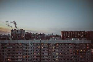 Панелното строителство, наричано на жаргон панелки, са масови в страните от Източна Европа. Снимка: Sergei Wing, Unsplash