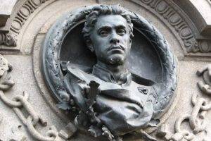 На 22. 10. 1895 г. (стар стил) тържествено е открит паметникът на Васил Левски на лобното му място в София.