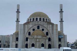 Джамията „Еюб Султан“ е голям ислямски религиозно-културен комплекс, който в момента се строи в Страсбург, Франция.